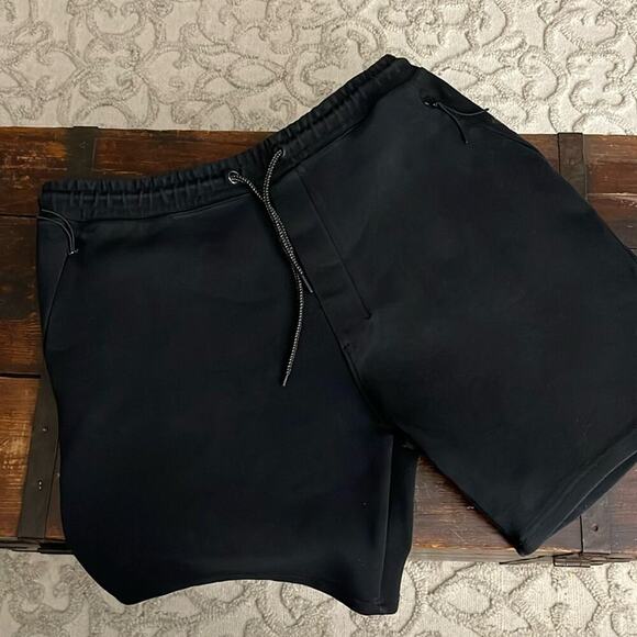 Men's Pull & Bear Black Jogger Shorts Size XL - Picture 1 of 5